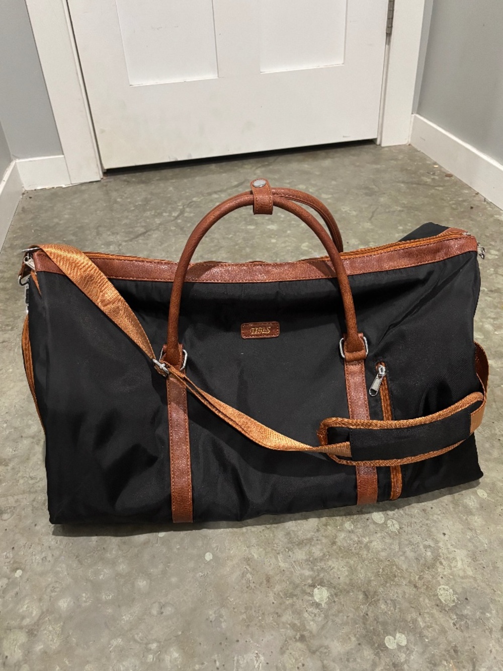 Convertible 2in1 garment duffel bag